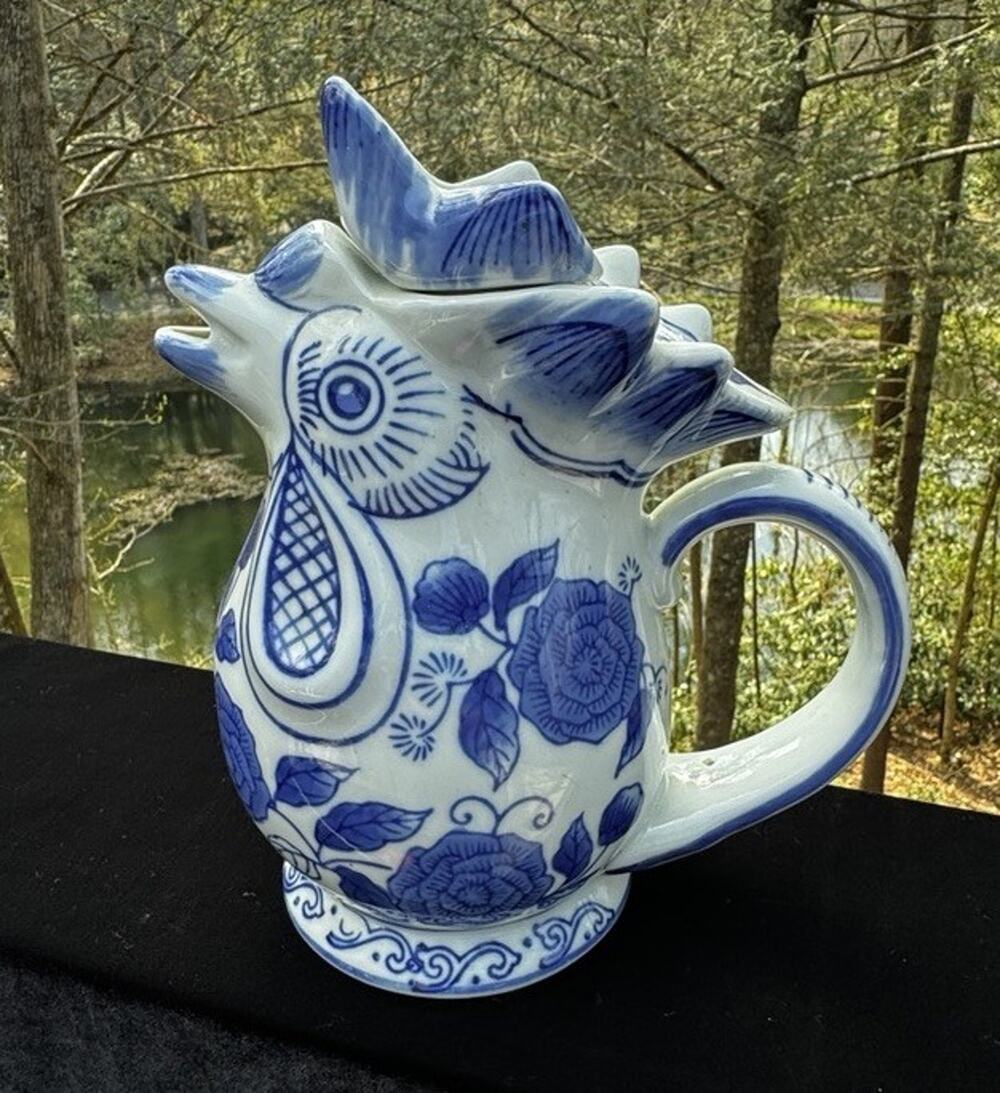 Dechang Ceramics Blue & White Rooster Pitcher & Stopper EUC -A36